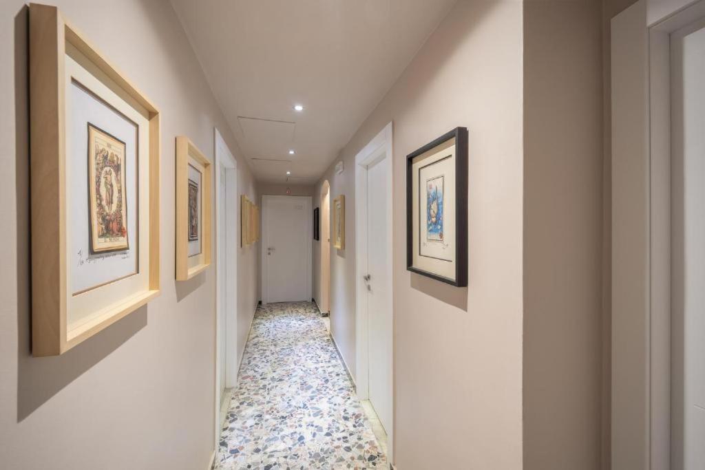 Boutique Rooms Carbonazzi 17 קליארי מראה חיצוני תמונה