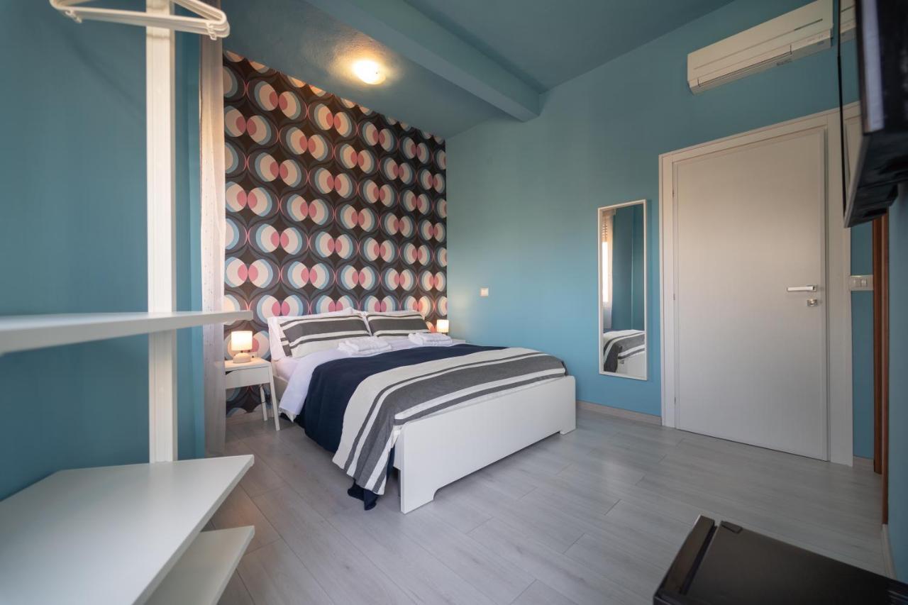 Boutique Rooms Carbonazzi 17 קליארי מראה חיצוני תמונה