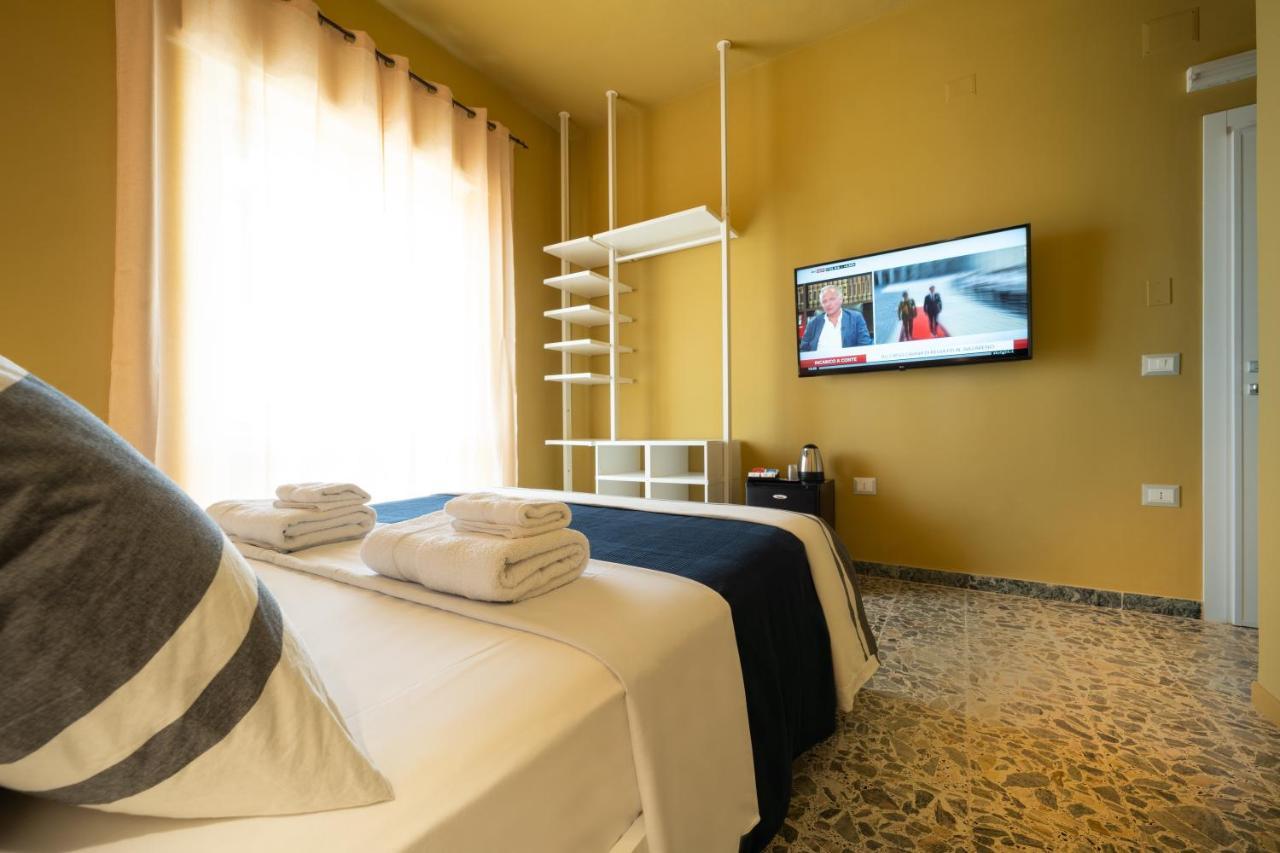 Boutique Rooms Carbonazzi 17 קליארי מראה חיצוני תמונה
